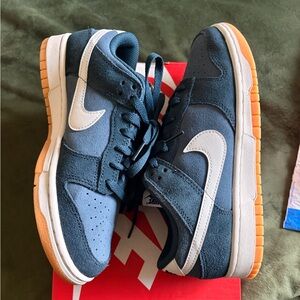 Nike Dunk Low Retro SE in Navy and White